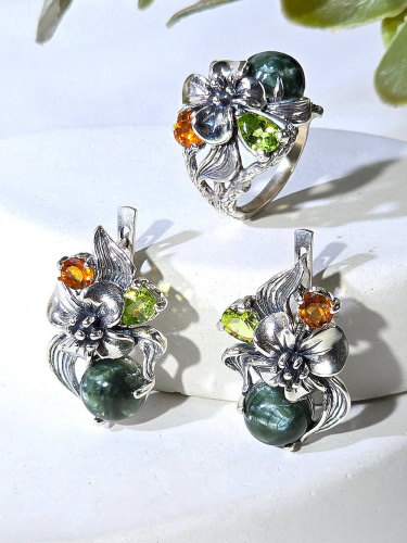 Серебряное кольцо
